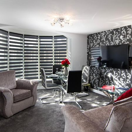 New Luxury Seaview Apt2 Free Parking Special Deal Blackpool Bagian luar foto